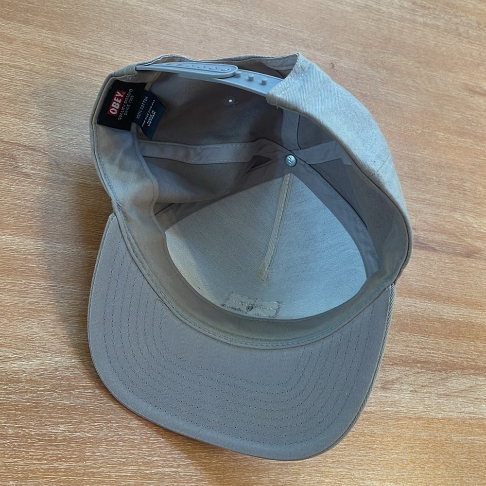 Grey OBEY Snapback - Picture 2 of 3